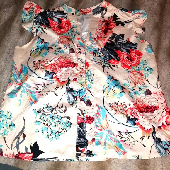 Summer top - Picture 1 of 2